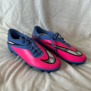 Nike soccer spikes